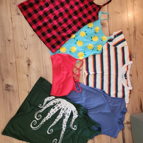 Tank/Tee Lot, size S/M - Picture 1 of 5